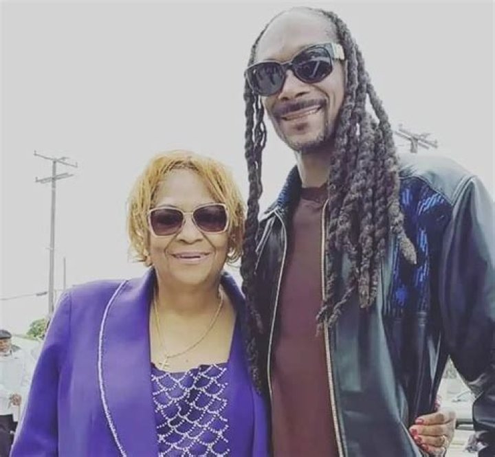 Exploring the Vibrant Roots of Snoop Dogg's Hometown