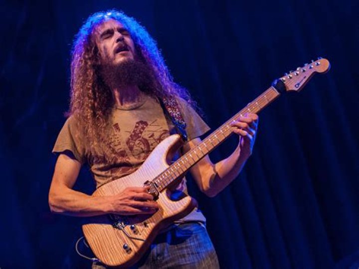 Guthrie Govan Net Worth: A Deep Dive into the Guitar Virtuoso's Wealth