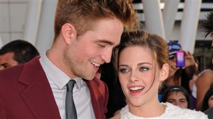 Kristen Stewart and Robert Pattinson: A Hollywood Love Story