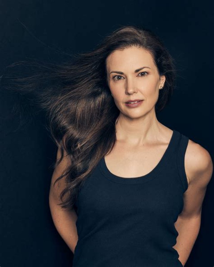 Laura Mennell Looks Like: Exploring the Fascinating Similarities and Style