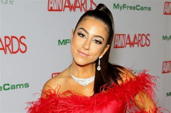 Lena The Plug BBC: Unveiling the Truth Behind the Sensation