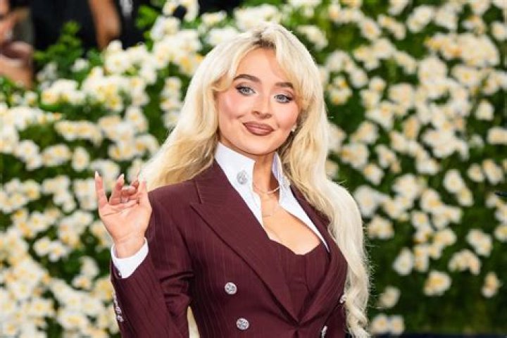 Sabrina Carpenter Height and Weight: All You Need to Know