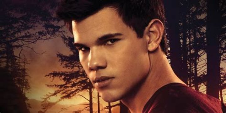 Taylor Lautner: The Twilight Saga's Sparkling Star