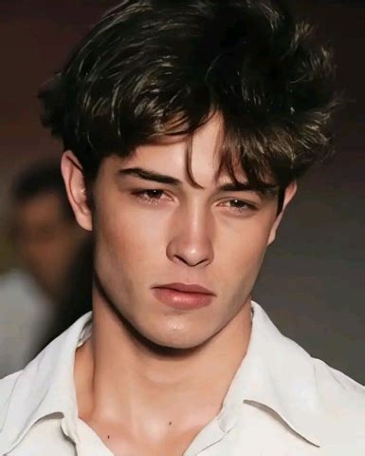 The Allure of Chico Lachowski: Unveiling the Male Model's Enthralling Beauty
