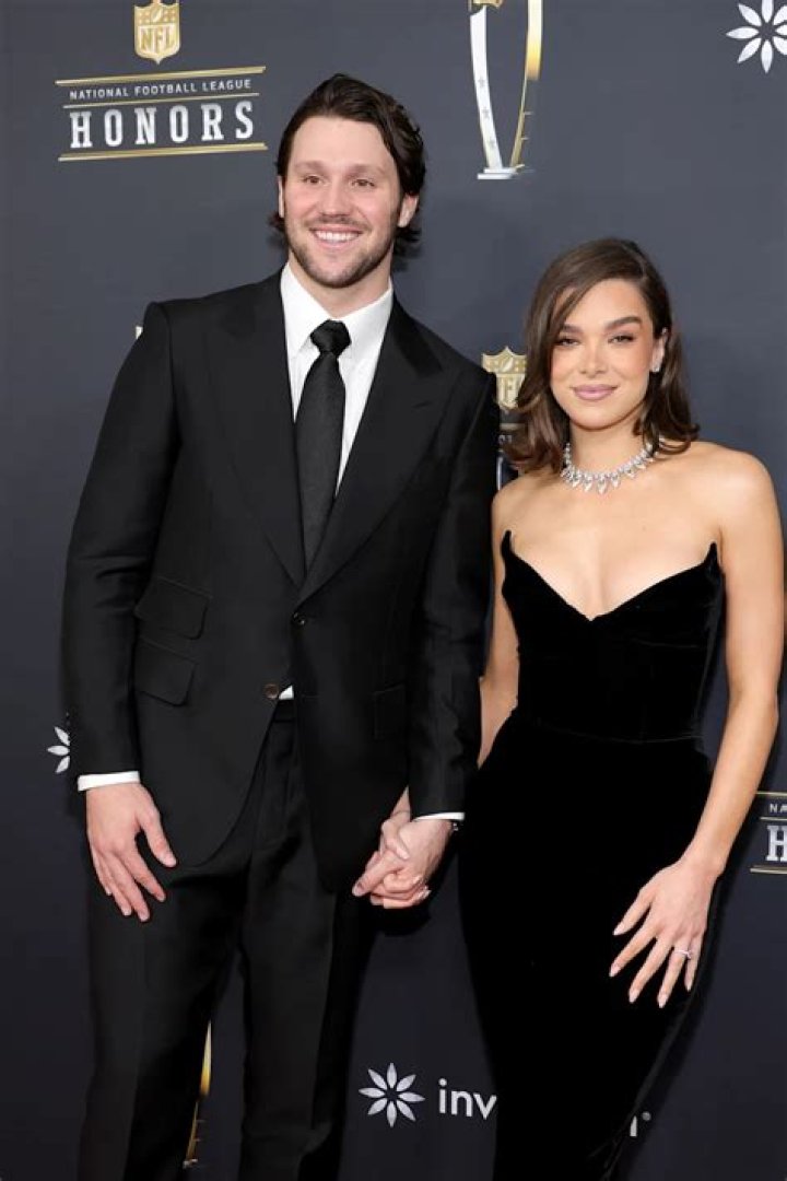Who is Hailee Steinfeld Dating? A Deep Dive into Her Romantic Life
